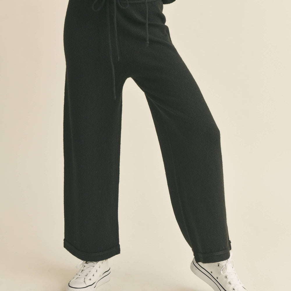 
                  
                    Quinn Sweater Pants Set
                  
                